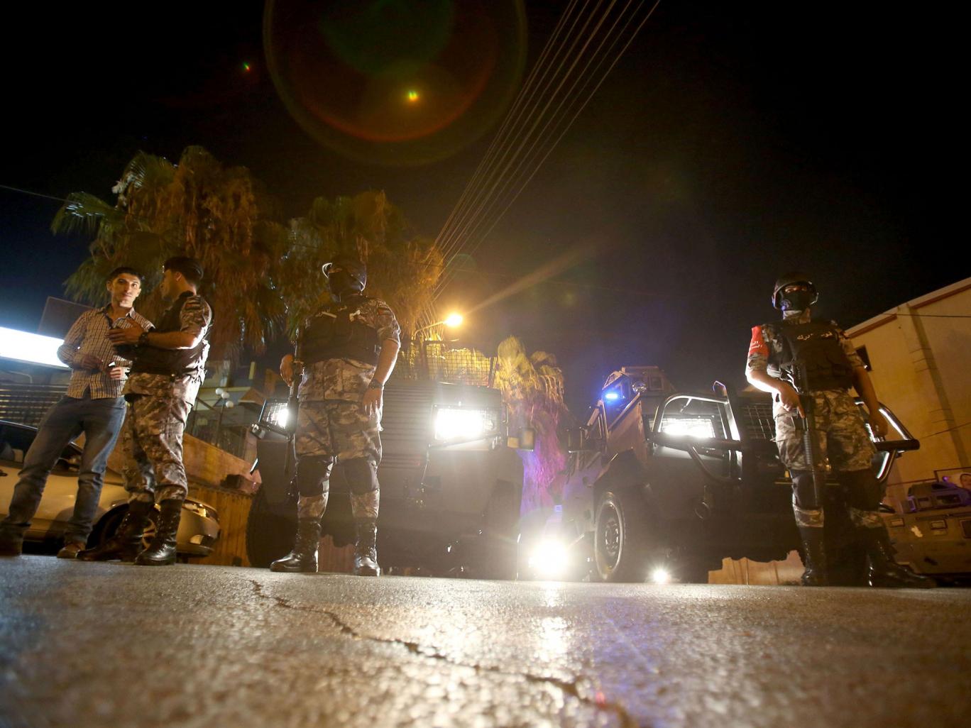 الشرطة الأردنية أمام السفارة الإسرائيلية