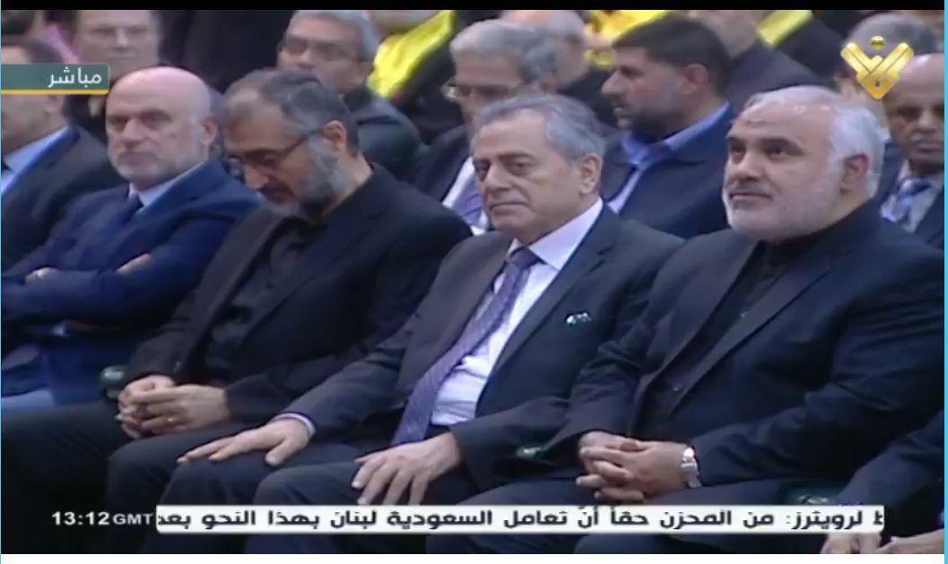 محمد فتحعلی و علی عبدالکریم علی سفیران ایران و سوریه در بیروت در کنار یکدیگر در مراسم روز شهید در بیروت که سخنران اصلی آن سیدحسن نصرالله است
