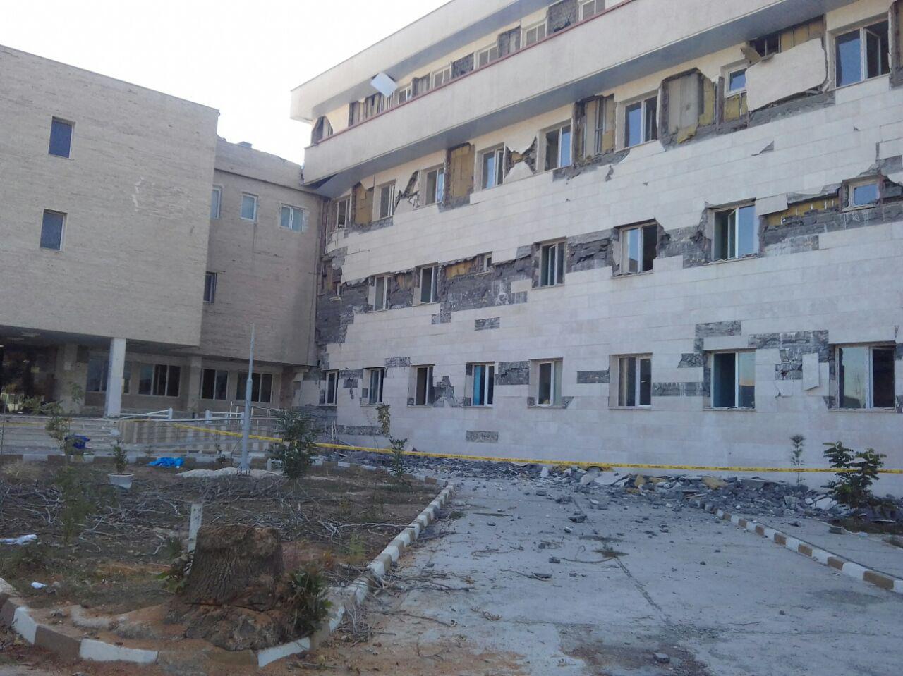 بازدید آخوندی از بیمارستان نوساز تخریب شده اسلام‌آباد غرب