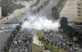 النظام البحريني يقمع التظاهرات ويهاجم المنازل بالقنابل