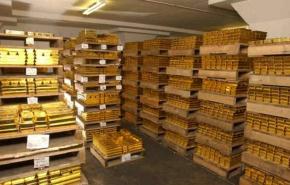 الذهب يتعافى في التعاملات الأسيوية مدعوما بتراجع الدولار