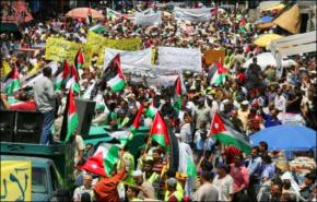 آلاف المتظاهرين بعمان يطالبون باجتثاث الفساد