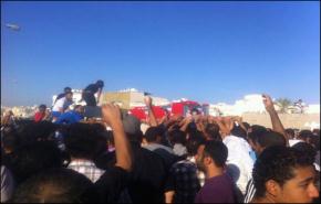 السلطات البحرينية تقمع بقسوة موكب تشييع الشهيد