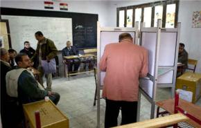 المصريون يواصلون التصويت في جولة الاعادة