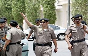 الامن السعودي يحطم اشارت مرورية لالصاق التهمة بالمحتجين