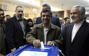 رئيس الجمهورية يدلي بصوته في الانتخابات البرلمانية