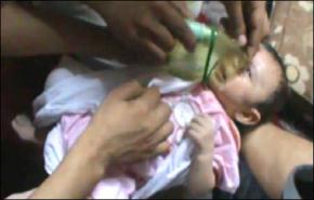 عائلة تتعرض للاختناق بقنابل غاز الامن البحريني