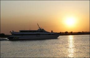 وصول اول باخرة لزوار ايرانيين إلى ميناء البصرة