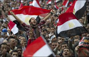 جماهير ميدان التحرير تحتفل ابتهاجا بفوز مرسي
