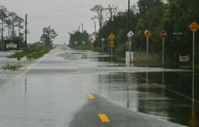 اعلان حال الطوارئ في فلوريدا مع اقتراب العاصفة ديبي