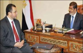 الحكومة المصرية تؤدي اليمين الدستورية امام مرسي
