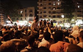 تظاهرات بمصر تأييدا لقرارات مرسي ومطالبات بمحاكمة طنطاوي