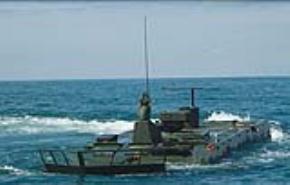 غرق مدرعتين برمائيتين تابعتين للجيش المصري في قناة السويس