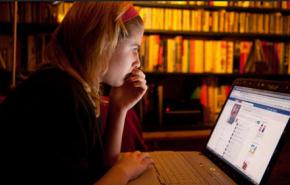 الإفراط في استخدام الفيس بوك يزيد من الاضطرابات النفسية