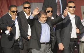 مرسي: مؤامرات دفعت لاصدار الاعلان الدستوري  