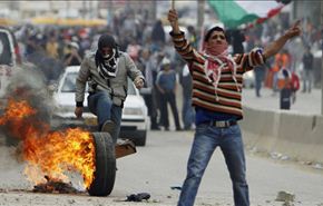 فرار نظامیان اشغالگران از مقابل تظاهرکنندگان فلسطینی‌