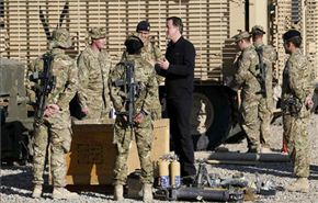 كاميرون يتفقد القوات البريطانية في افغانستان