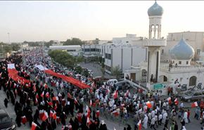 عشرات الآلاف يطالبون باستقالة الحكومة بالبحرين