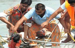 فقدان العشرات في غرق عبارة ببنغلاديش