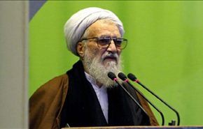 خطيب جمعة طهران يؤكد على حل سلمي للأزمة السورية
