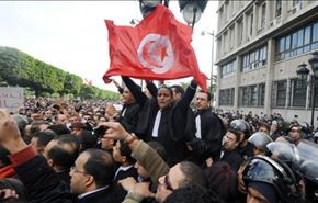 تظاهرة بتونس تأييداً للنظام وتنديداً بالتدخل الفرنسي