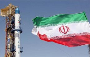 صاروخ ايراني يحمل قمرا صناعيا لمدار 1000 كلم