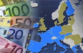 تقرير: منطقة اليورو تغرق في الانكماش