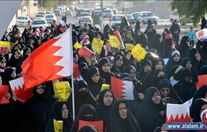 مسيرات بالبحرين تطالب بالديمقراطية والنظام يقمعها
