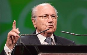 بلاتر يهنئ روراوة لإعادة انتخابه رئيساً للاتحاد الجزائري