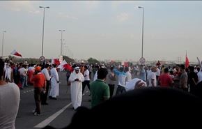 الشرطة البحرينية تفرق المحتجيين ضد 