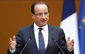 هولاند: لا نستبعد تسليح المعارضة السورية