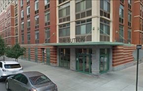 رضيع ينجو من الموت بعد قفز والدته من الدور الثامن