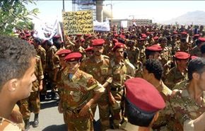 مكتب الحوثي يدين اعتداء جنود الفرقة على شباب الصمود