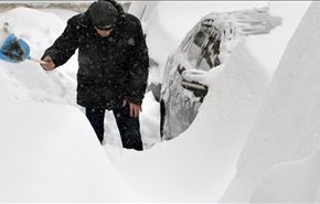 برف سنگین در اوکراین زندگی مردم را فلج کرد