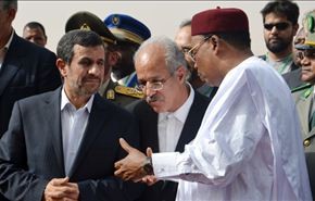 احمدي نجاد يواصل جولته الافريقية ويصل النيجر