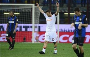 روما يهزم انتر ويضرب موعدا في النهائي مع لاتسيو