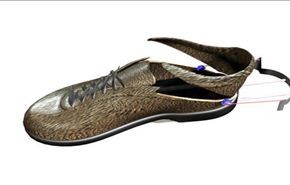 مبدعة إيرانية تصمم حذاء للمعاقين ومبتوري الأعضاء