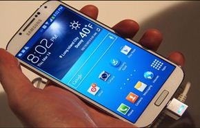 ساموسونج اقرت بمشكلة في اتصال الواي فاي الخاص بهاتف Galaxy S4