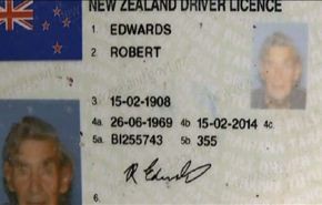 پیرمرد 105 ساله نیوزلندی همچنان رانندگی می کند