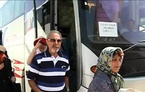 السياح الايرانيون يغادرون القاهرة بعد جولة سياحية