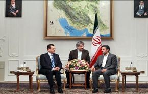 الرئيس احمدي نجاد: الاعداء يسعون للسيطرة على المنطقة