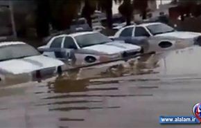 غرق دوريات الشرطة السعودية بسبب السيول
