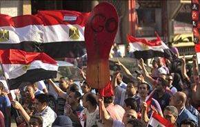إصابة 50 محتجا بطلقات أمام مقر للإخوان بمصر