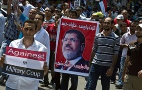 توزیع فتوای قرضاوی بین هواداران مرسی