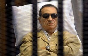 بعد الافراج عنه.. مبارك يعود الى قفص الاتهام