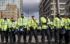 لشکر کشی نژادپرستان و مخالفان آنها در خیابانهای لندن