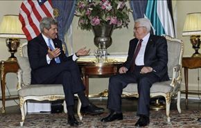 كيري يطالب عباس تكثيف مفاوضات التسوية مع الاحتلال