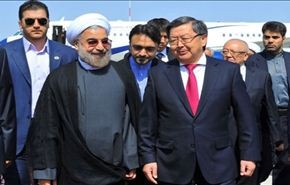 روحاني يصل بيشكك لحضور قمة منظمة شنغهاي