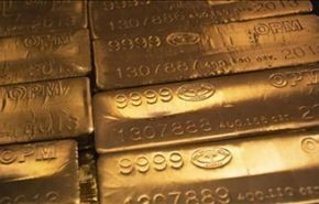 الذهب يهوي 2.6 بالمائة والسوق تراقب سوريا