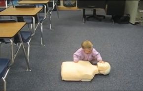 بالفيديو.. هذه الطفلة ستنقذ حياتك في المستقبل!